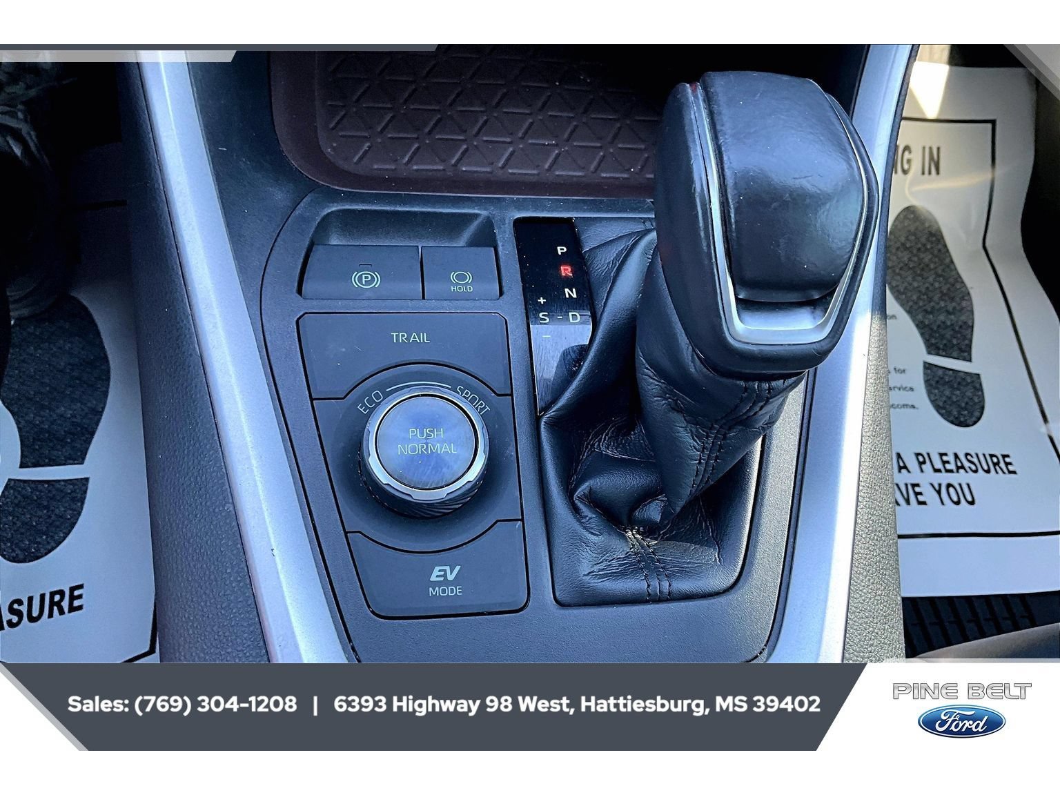 Used 2020 Toyota RAV4 Limited AWD/4WD image 23