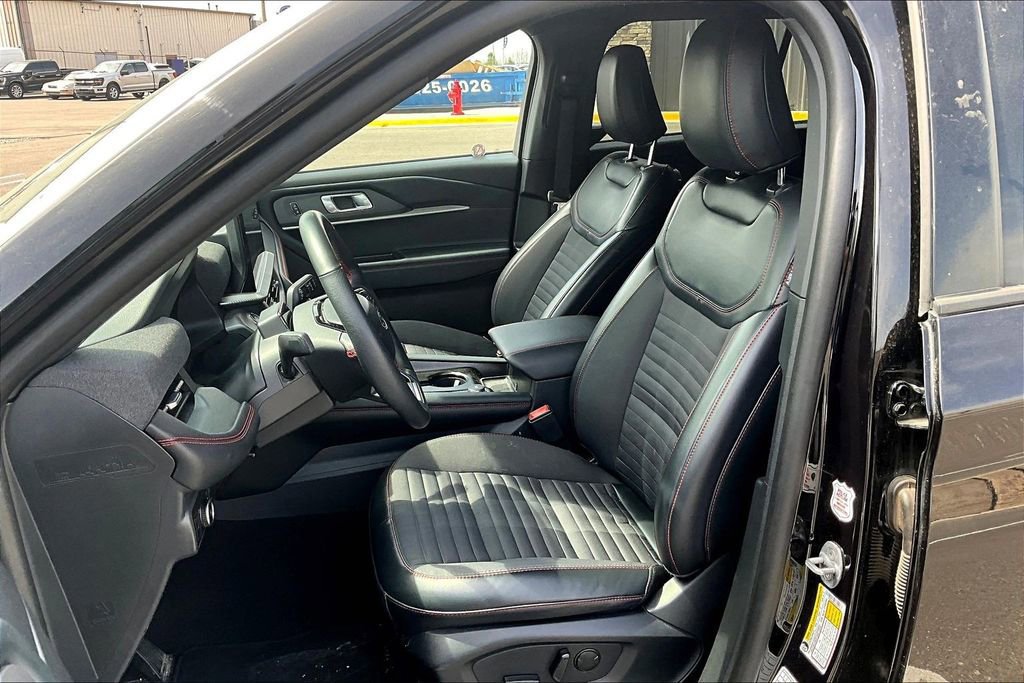 Certified 2025 Ford Explorer ST-Line w/ ST-Line Street Pack image 19