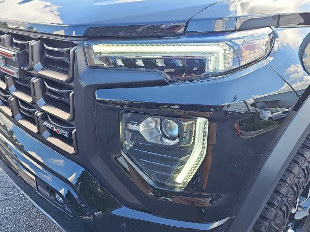 Used 2024 GMC Canyon AT4X AWD/4WD image 33