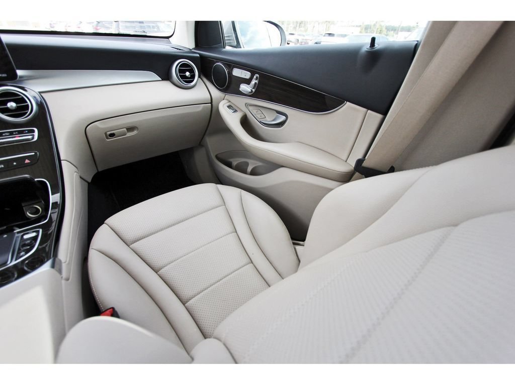 Used 2021 Mercedes-Benz GLC 300 image 12