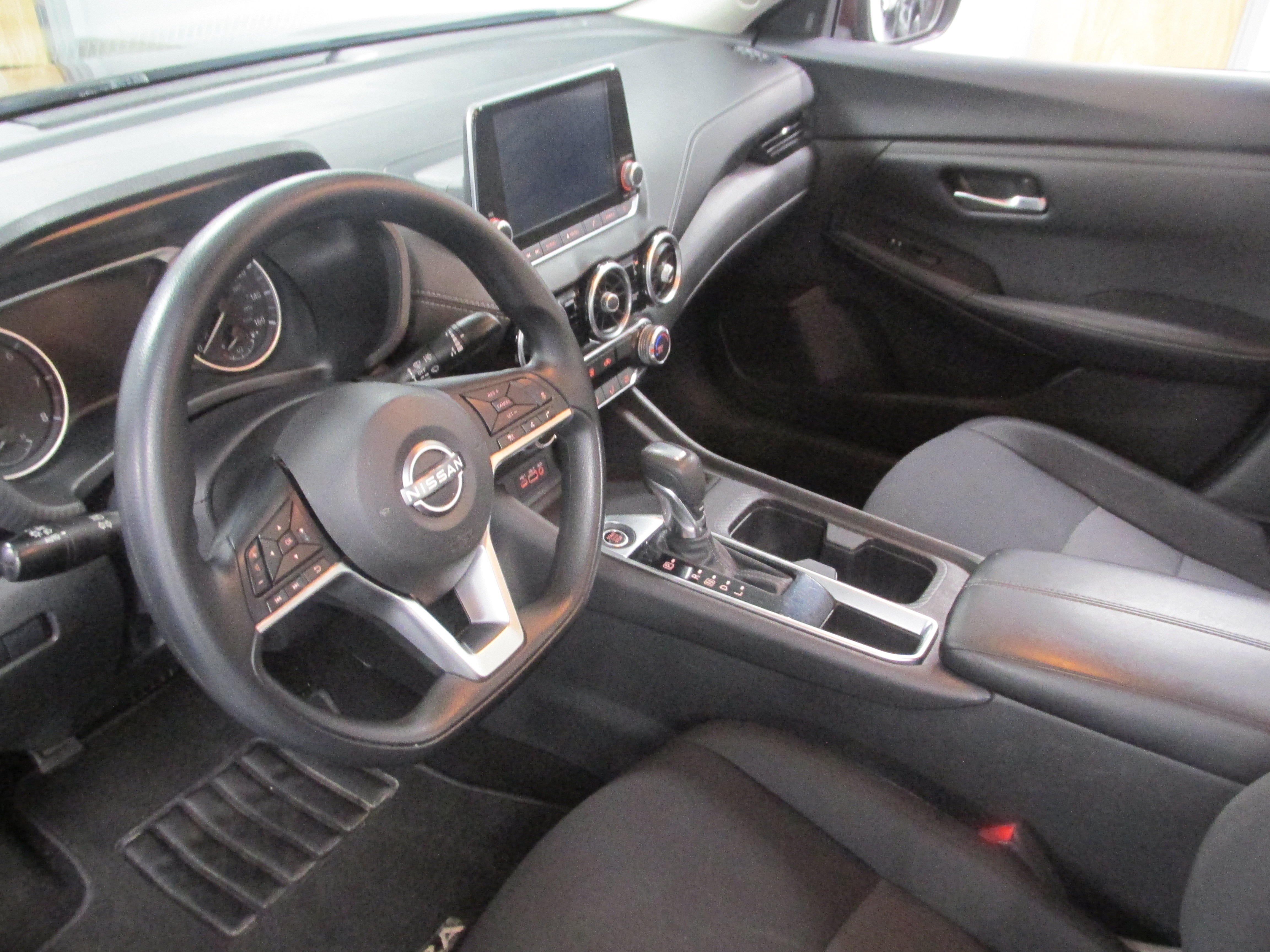 Used 2024 Nissan Sentra SV FWD image 22