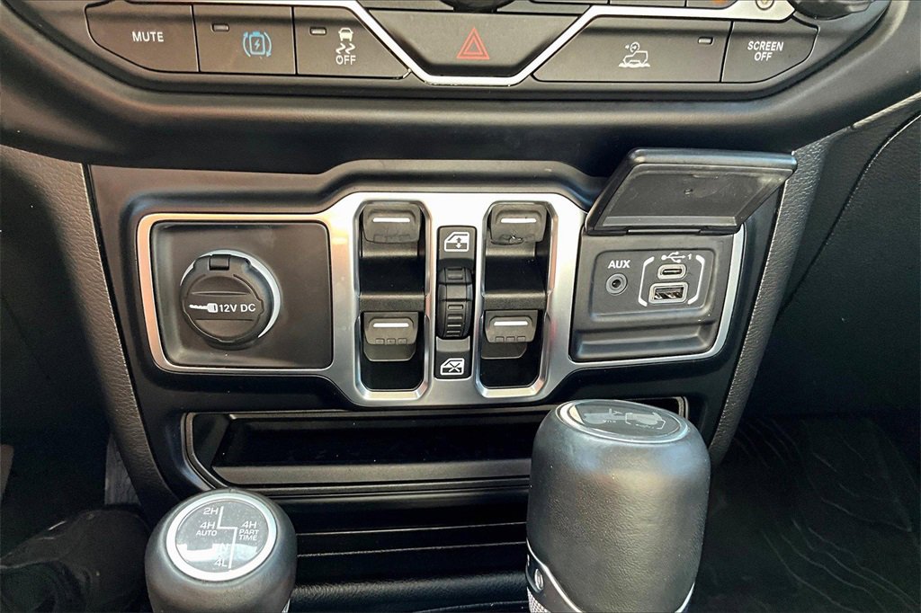 Used 2021 Jeep Wrangler Unlimited Sahara w/ Cold Weather Group image 26