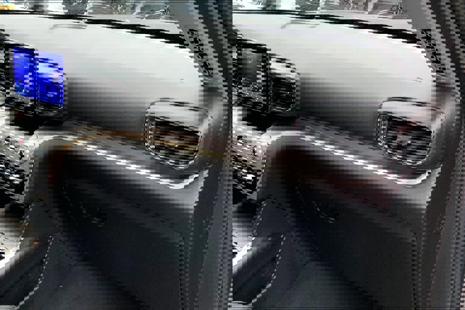 Certified 2022 Ford Explorer XLT w/ Equipment Group 202A image 16