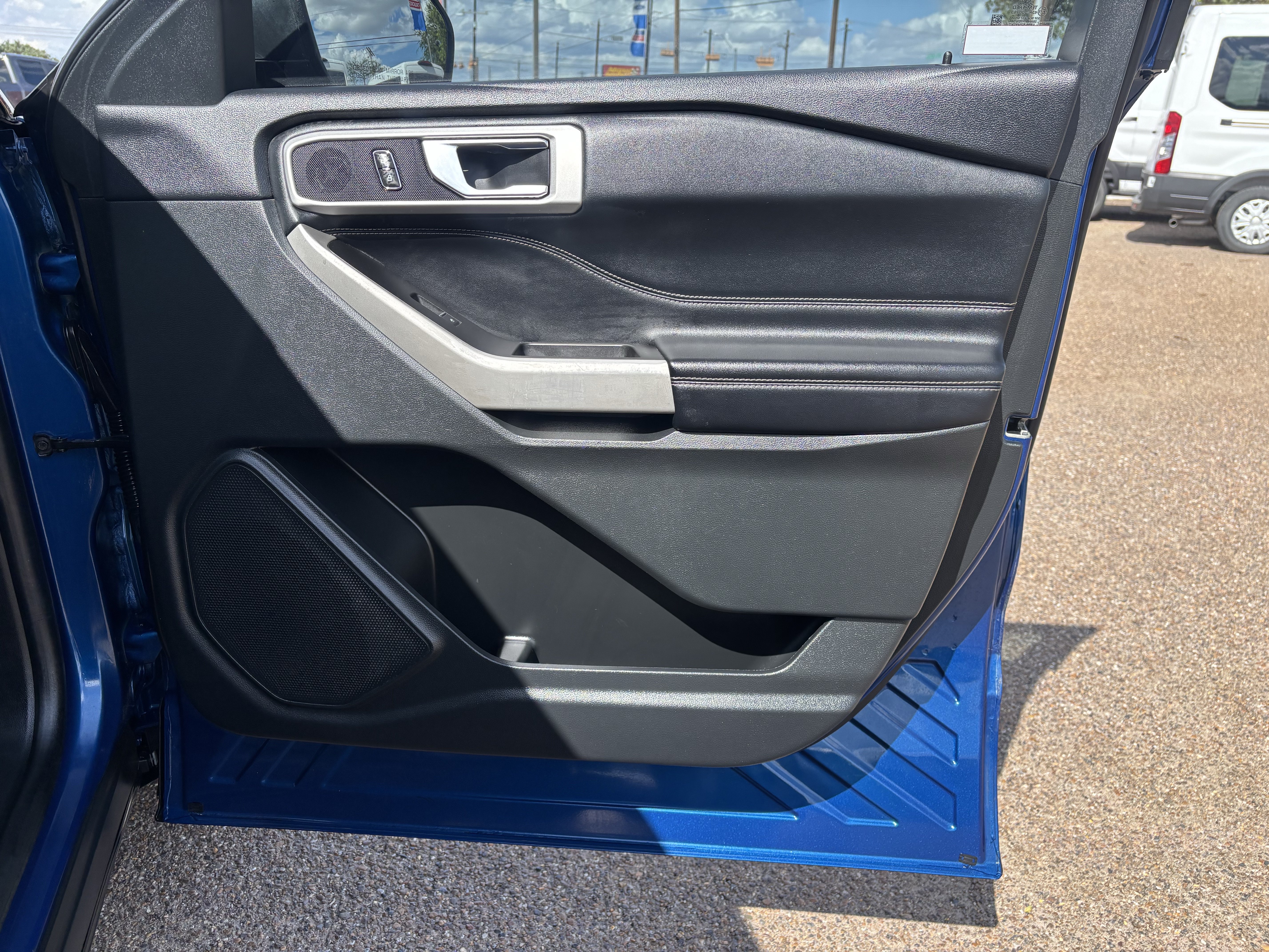 Certified 2022 Ford Explorer XLT RWD image 22