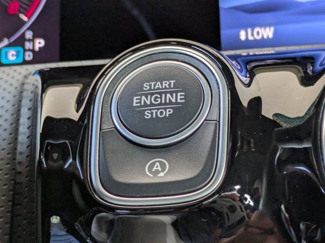Used 2025 Mercedes-Benz CLA 250 4MATIC image 29