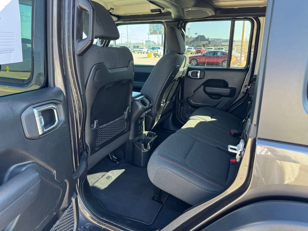 Used 2025 Jeep Wrangler Unlimited Rubicon AWD/4WD image 28