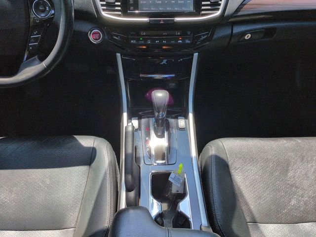 Used 2017 Honda Accord Touring image 22