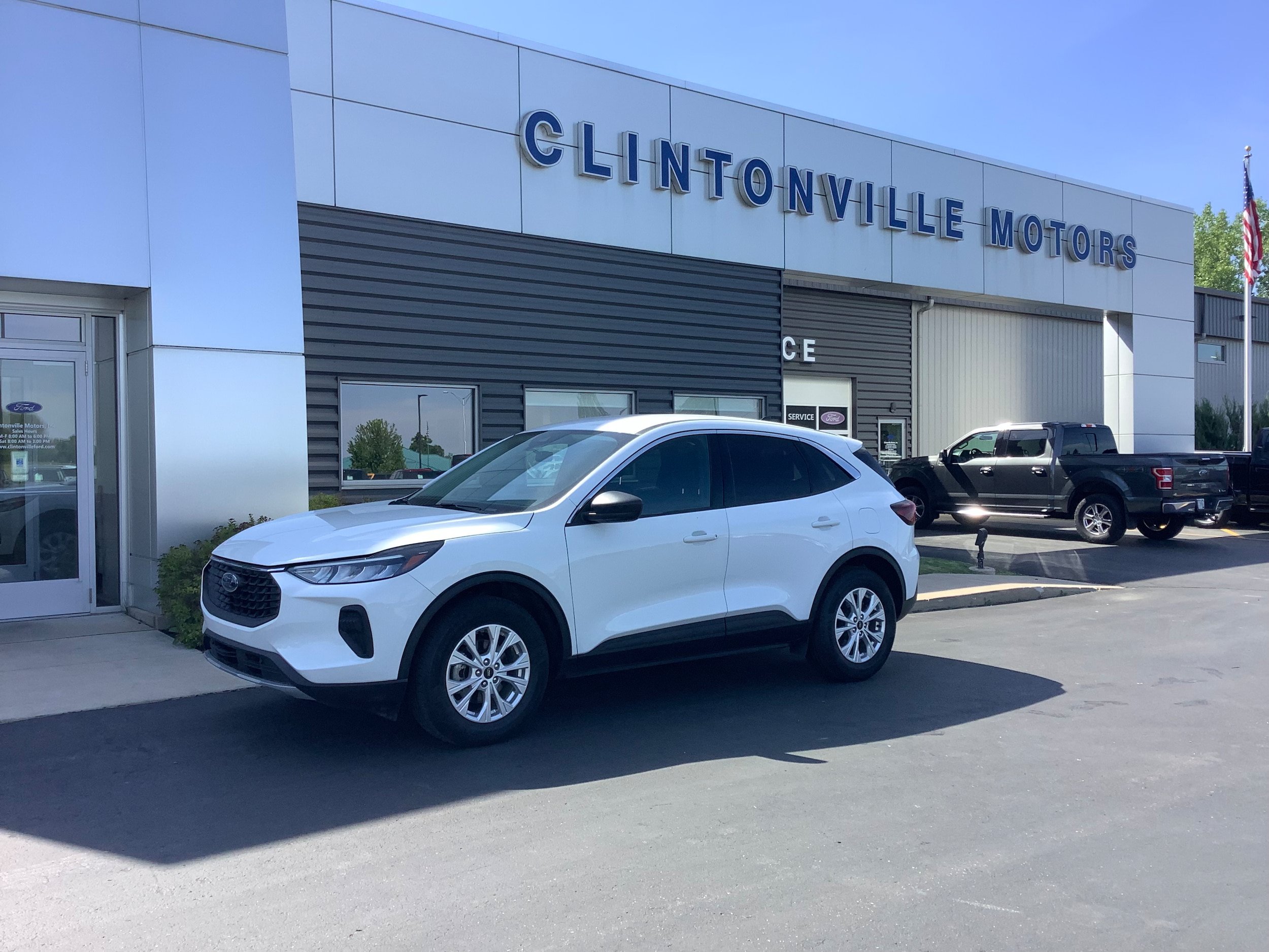 Certified 2024 Ford Escape Active AWD/4WD image 1