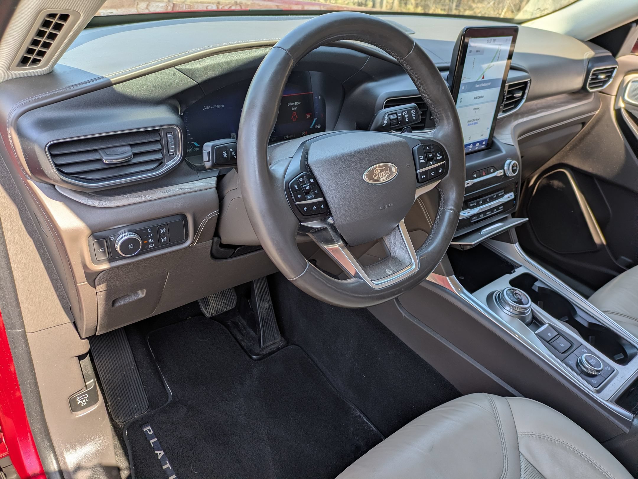 Certified 2020 Ford Explorer Platinum w/ Premium Technology Package AWD/4WD image 8