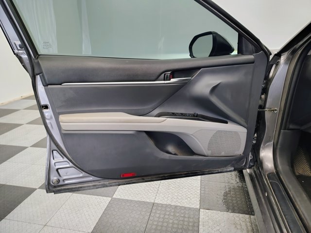 Used 2022 Toyota Camry LE FWD image 9
