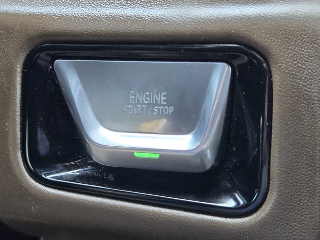 Used 2025 GMC Yukon Denali Ultimate AWD/4WD image 18