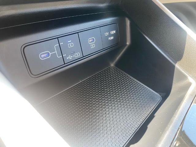 Used 2025 Hyundai Tucson SE image 22