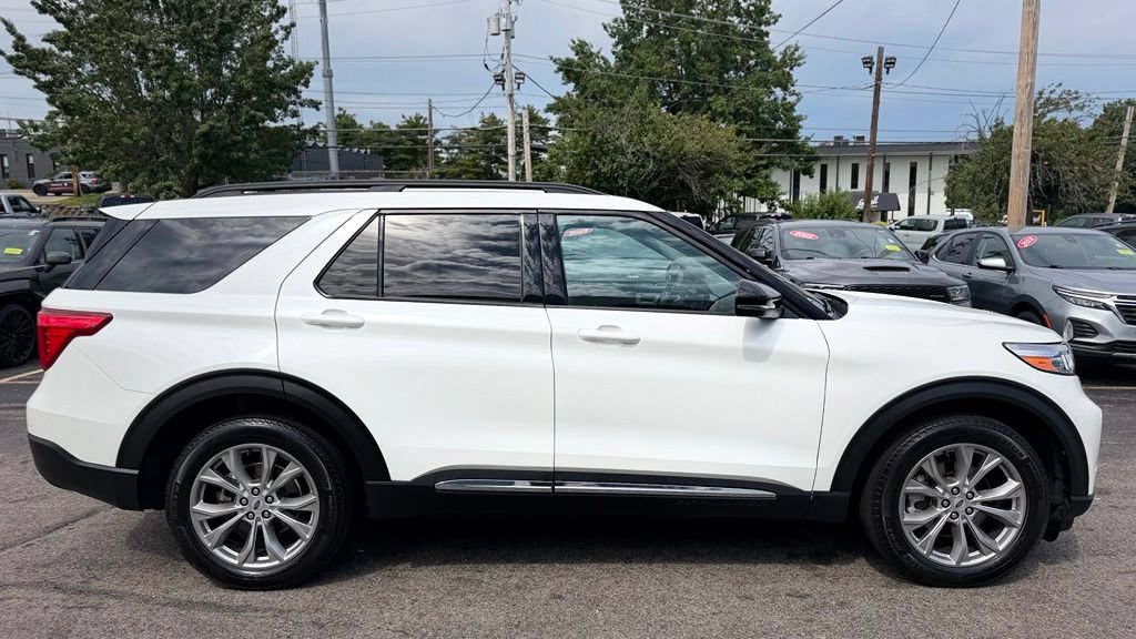 Certified 2023 Ford Explorer XLT w/ Equipment Group 202A AWD/4WD image 9
