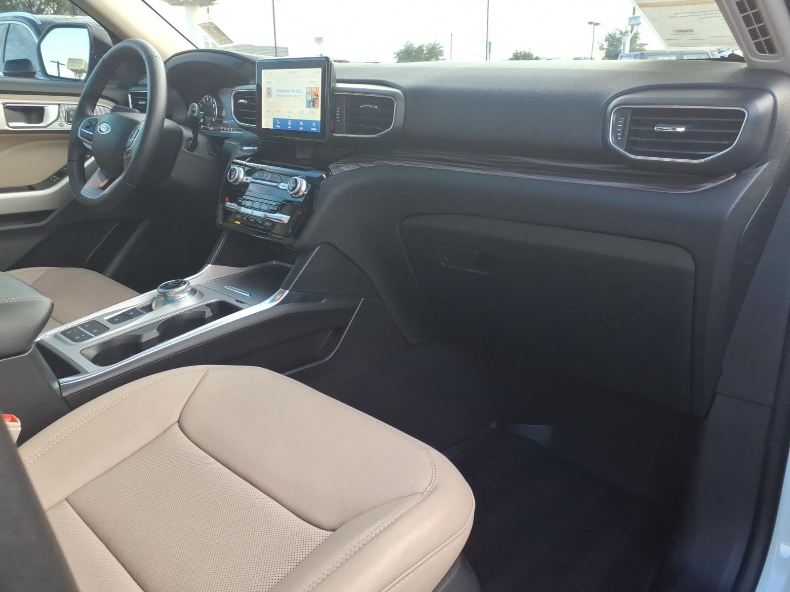 Certified 2024 Ford Explorer Limited w/ Equipment Group 301A image 10