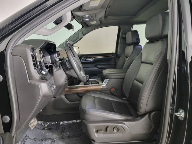 Used 2023 Chevrolet Silverado 1500 LT Trail Boss w/ LT Trail Boss Premium Package AWD/4WD image 13