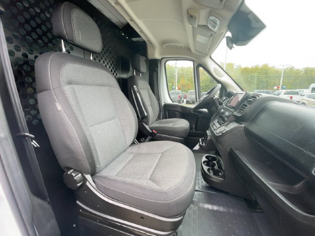 Used 2025 RAM ProMaster 2500 w/ U-Haul Equipment Group FWD image 28