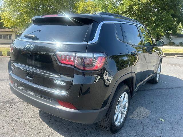 Used 2024 Jeep Compass Latitude AWD/4WD image 7