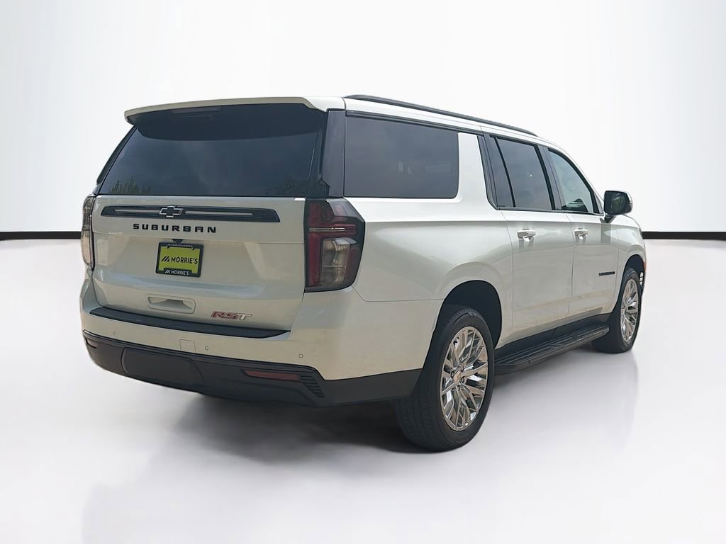 Used 2023 Chevrolet Suburban RST w/ Luxury Package AWD/4WD image 5
