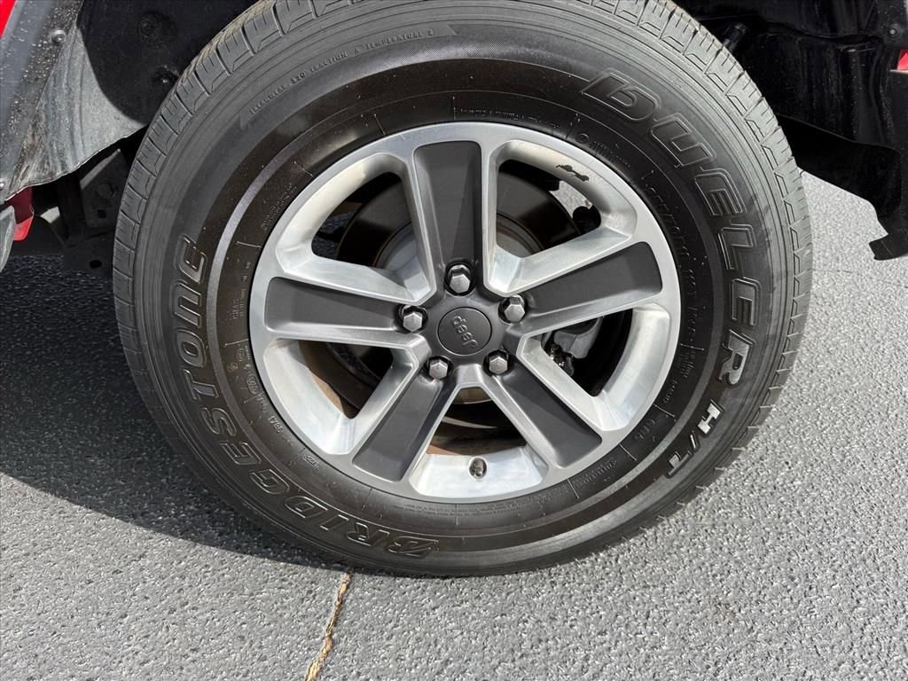 Used 2020 Jeep Wrangler Unlimited Sahara image 14