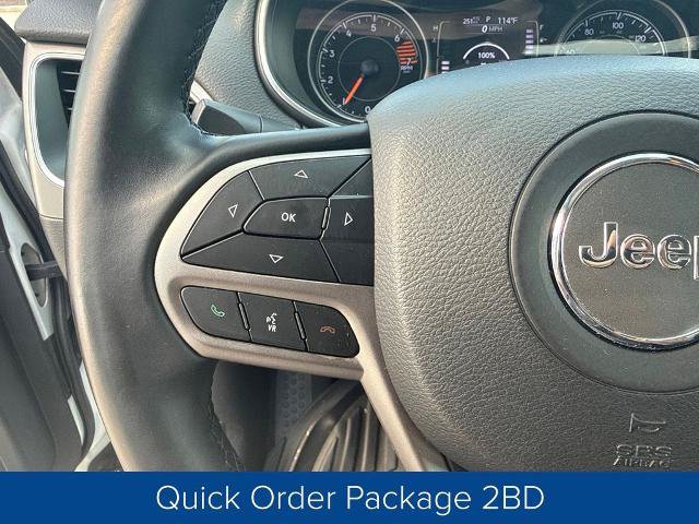 Used 2019 Jeep Cherokee Latitude Plus FWD image 14