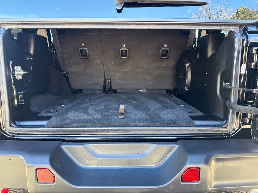 Used 2023 Jeep Wrangler Unlimited Rubicon w/ Cold Weather Group image 22