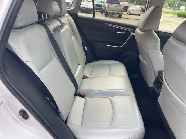 Used 2022 Toyota RAV4 XLE AWD/4WD image 22
