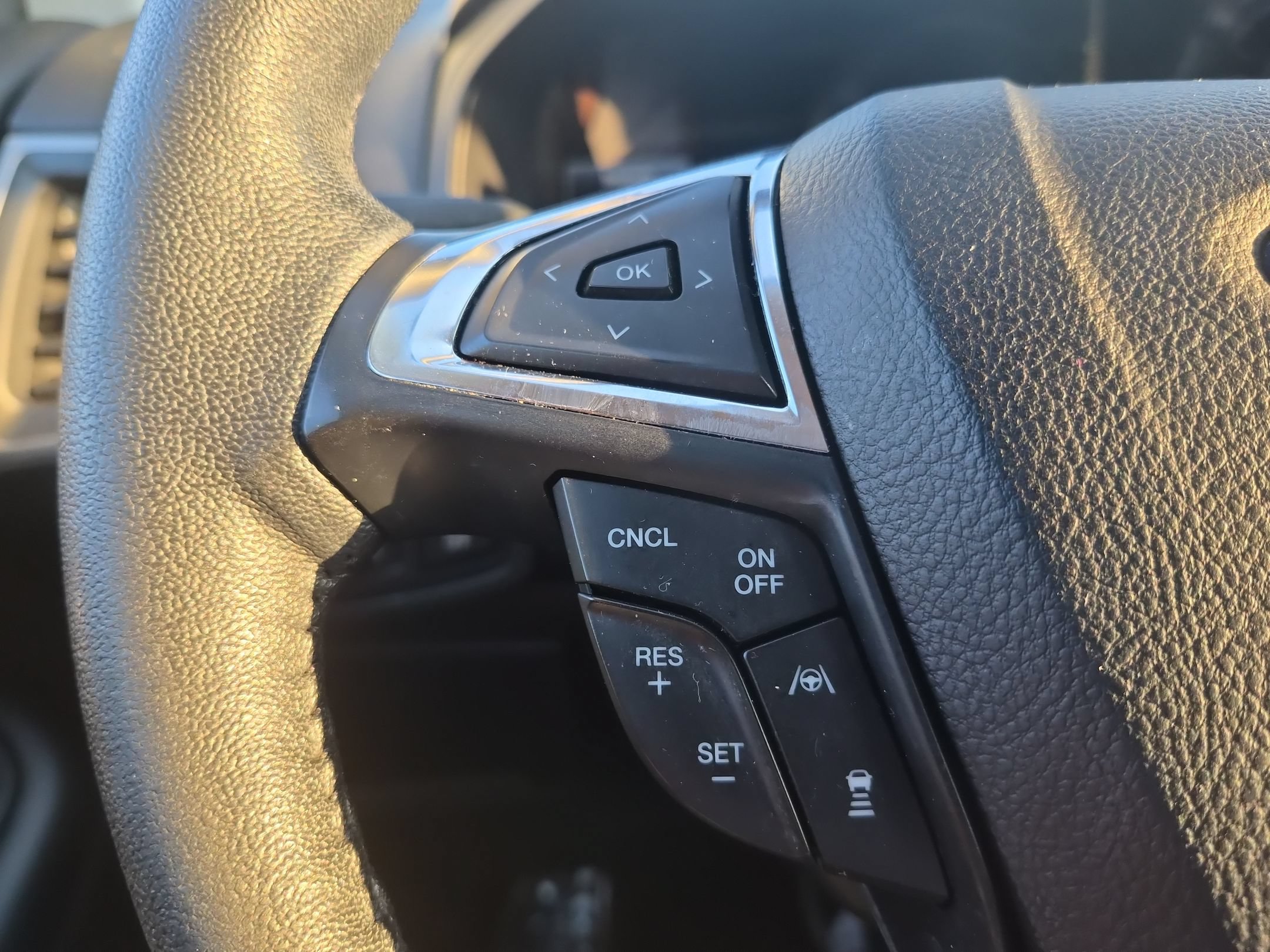 Certified 2022 Ford Edge SEL w/ Sport Appearance Package AWD/4WD image 18