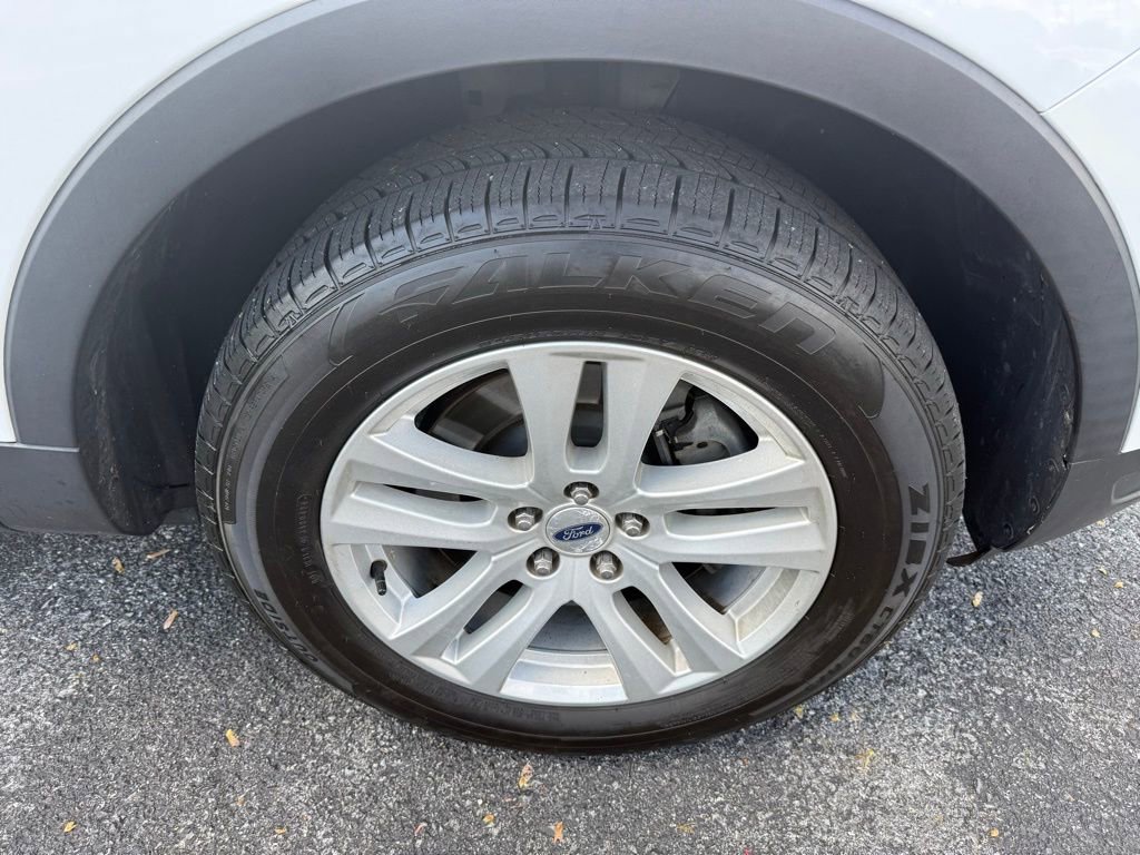Certified 2018 Ford Explorer XLT AWD/4WD image 9