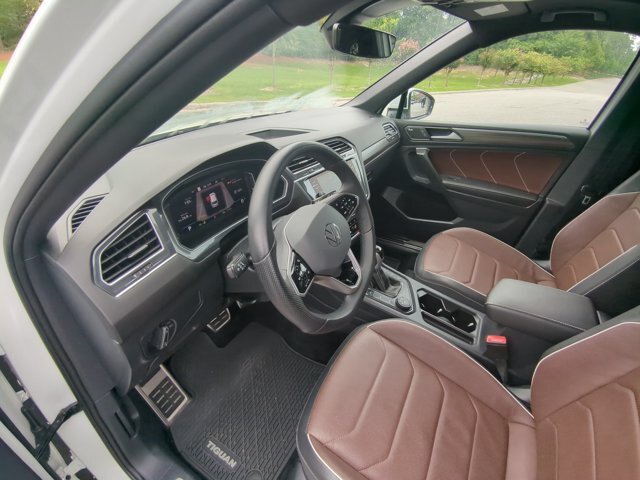 Used 2024 Volkswagen Tiguan SEL R-Line AWD/4WD image 16