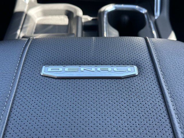 Used 2024 GMC Sierra 2500 Denali w/ Denali Reserve Package AWD/4WD image 34