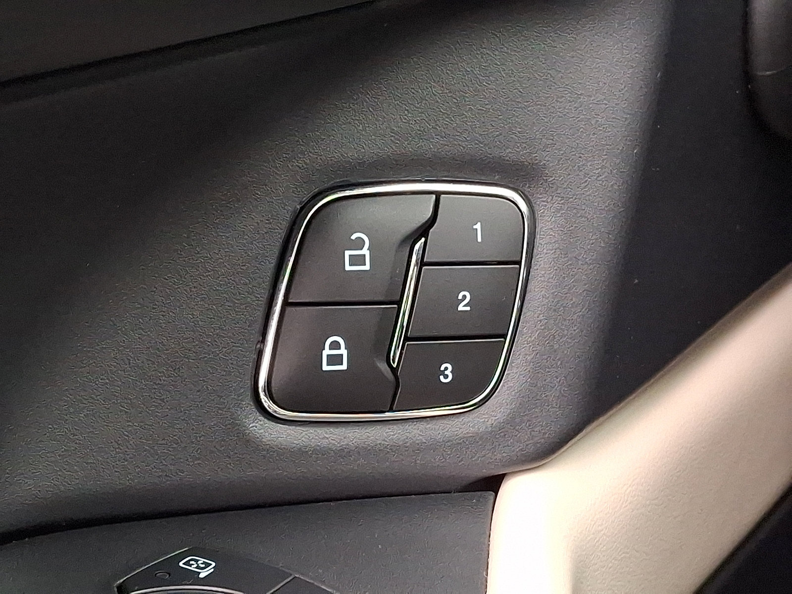 Certified 2024 Ford Expedition Platinum image 31