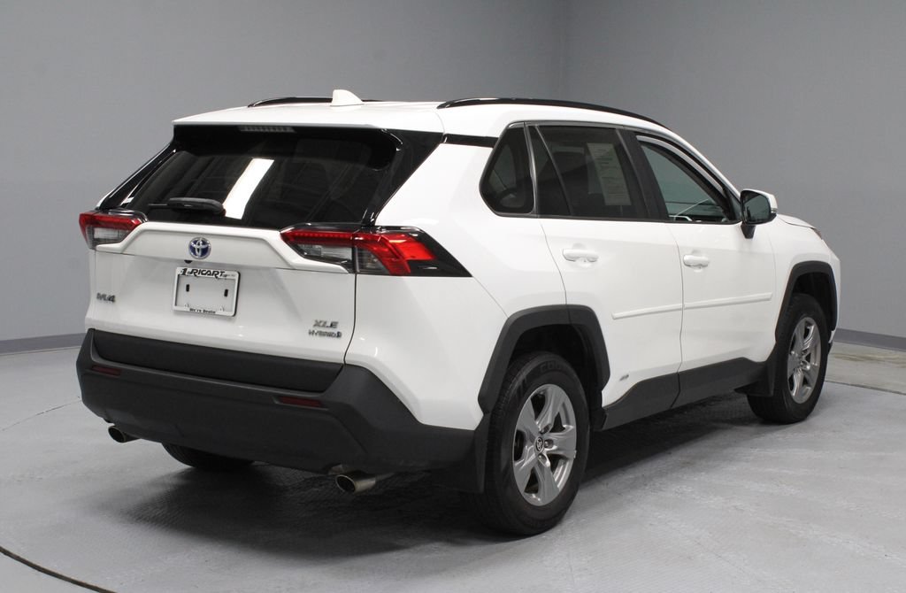 Used 2022 Toyota RAV4 XLE w/ Convenience Package AWD/4WD image 11