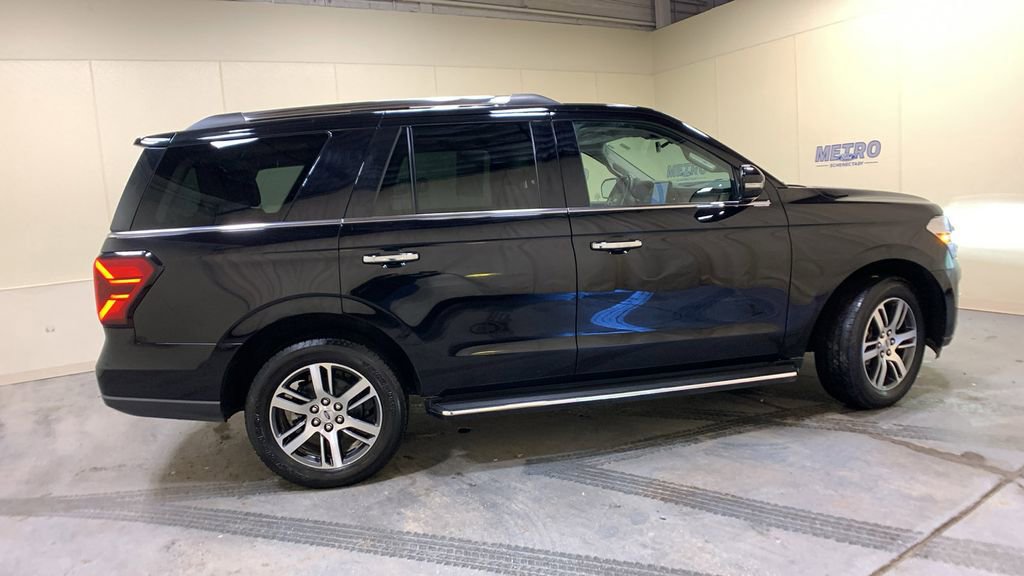 Certified 2023 Ford Expedition Limited AWD/4WD image 2
