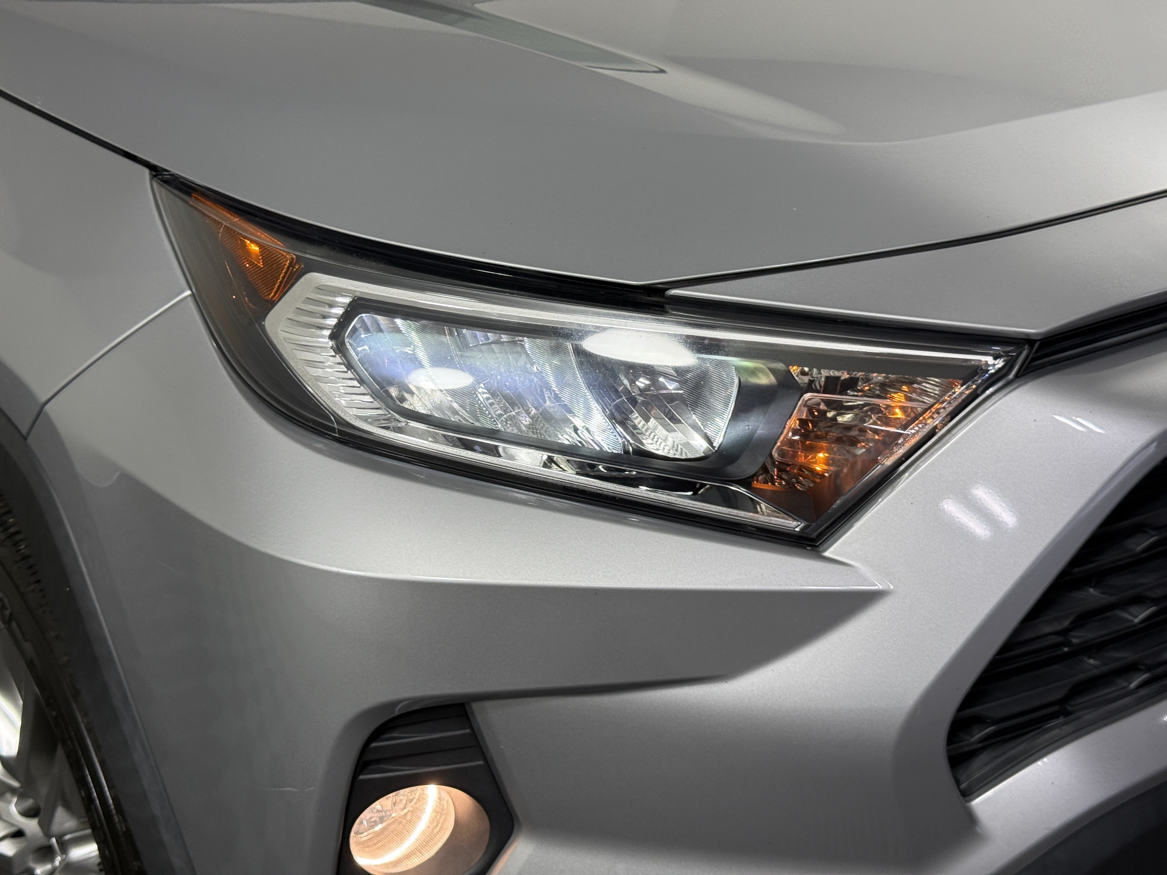 Used 2021 Toyota RAV4 XLE Premium FWD image 8