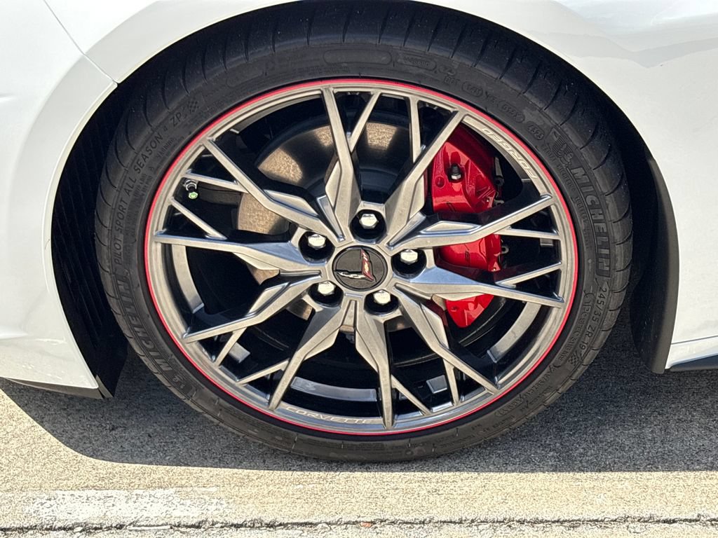 Used 2024 Chevrolet Corvette Stingray Preferred Cpe w/ Body-Color Dual Roof Package RWD image 11