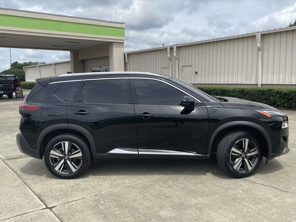 Used 2021 Nissan Rogue Platinum AWD/4WD image 2