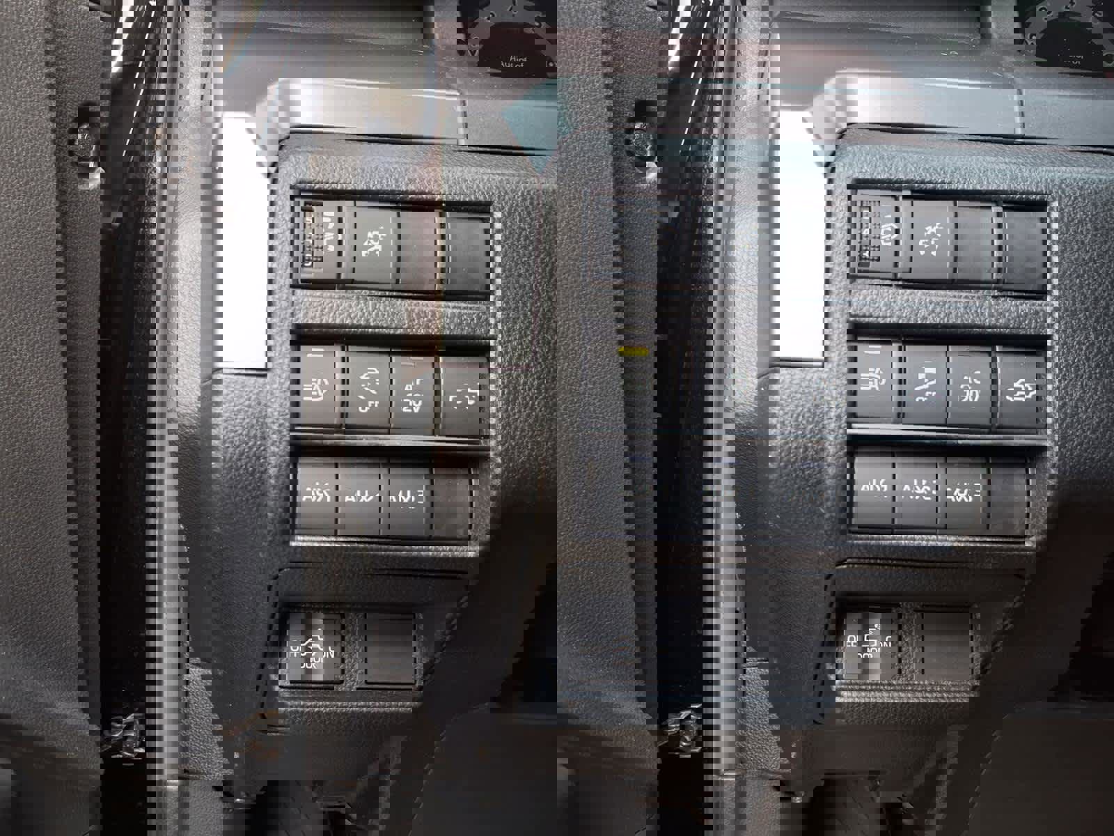 Used 2025 Toyota Tacoma TRD Sport w/ TRD Sport Premium Package image 16