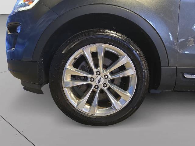 Certified 2018 Ford Explorer XLT w/ Equipment Group 202A AWD/4WD image 9