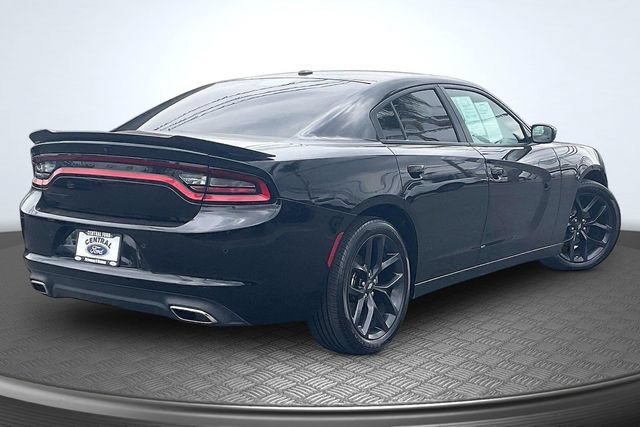 Used 2022 Dodge Charger SXT w/ Blacktop Package RWD image 13