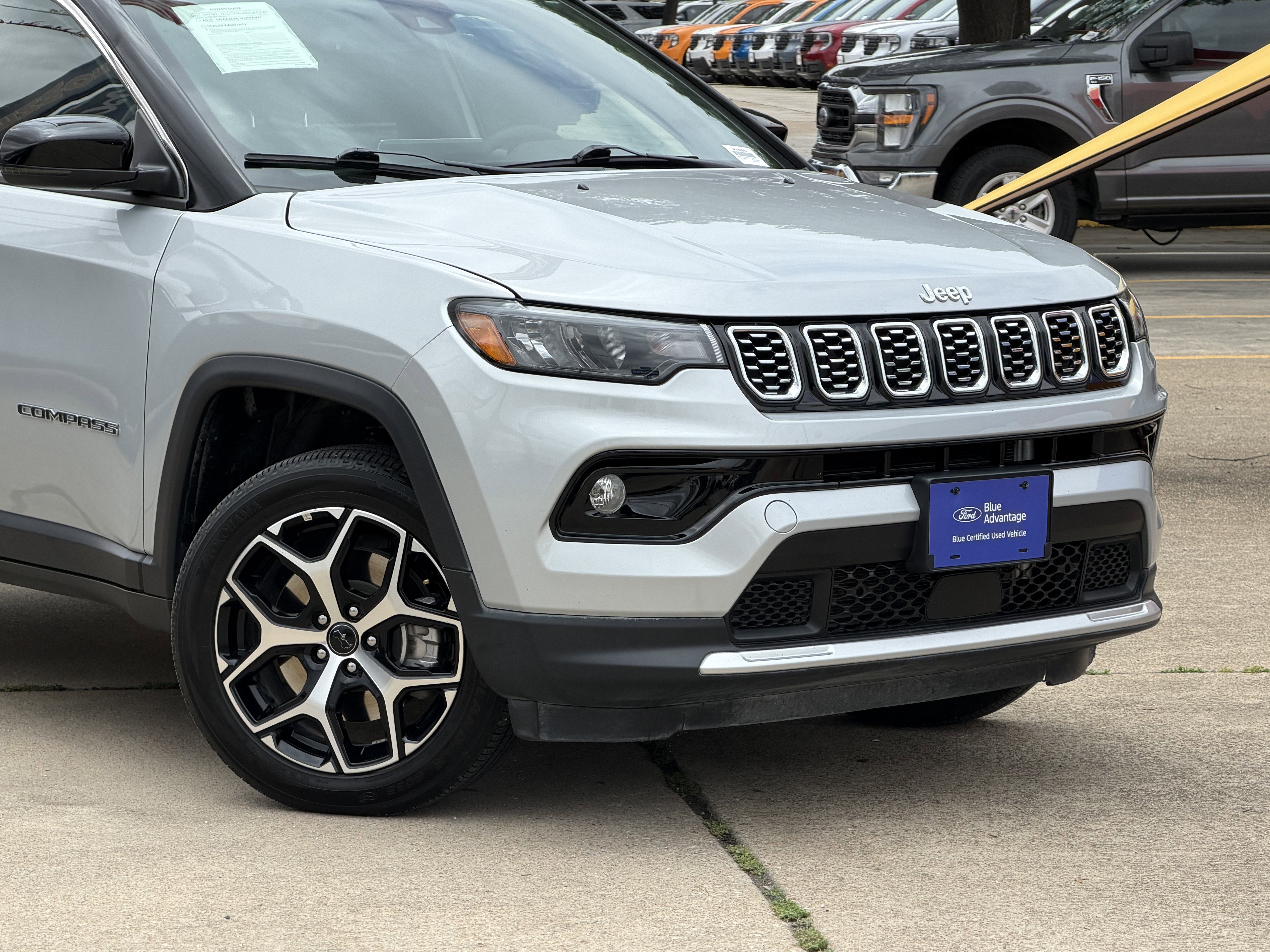 Used 2026 Jeep Compass Limited image 2