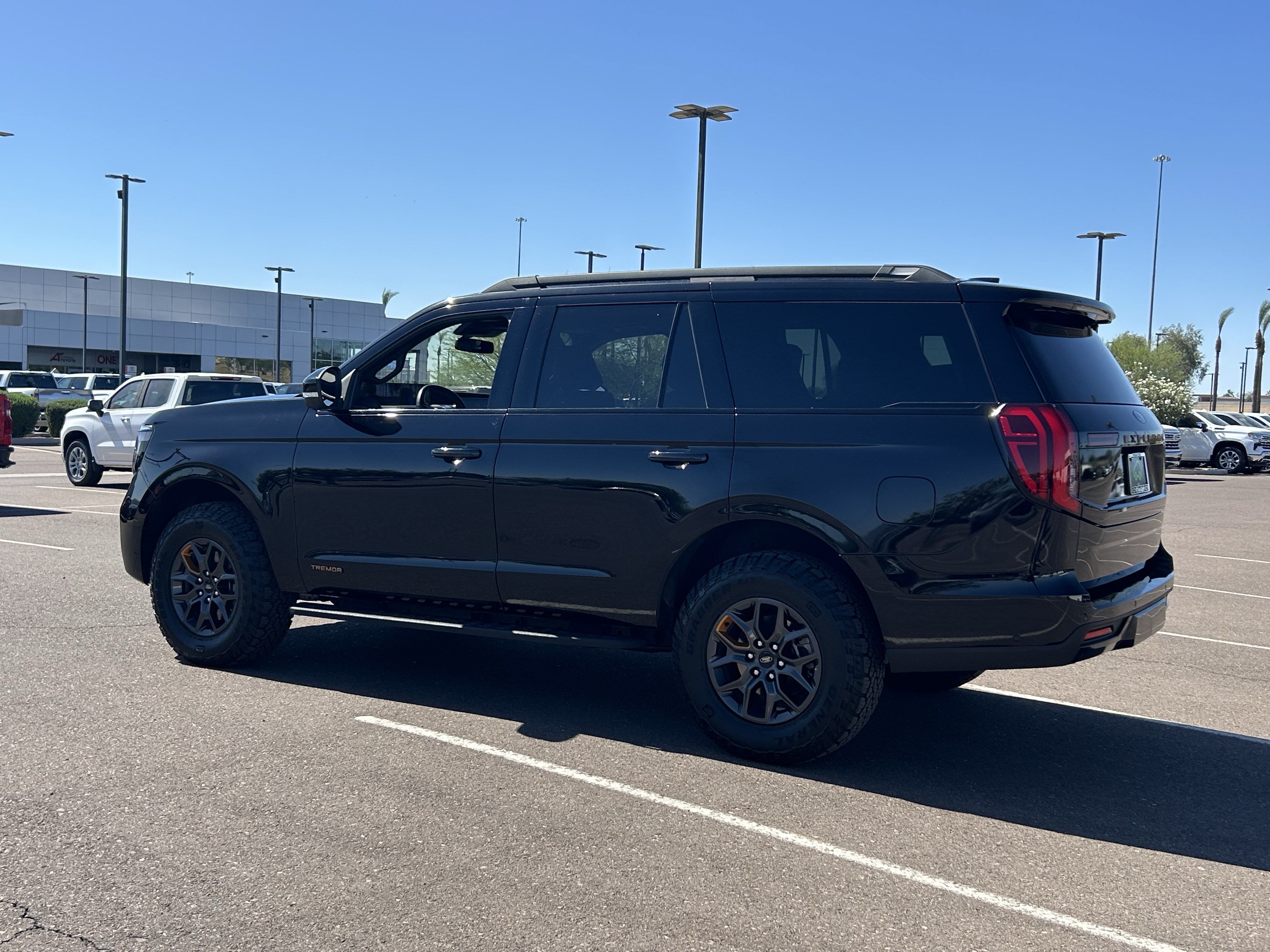 Certified 2025 Ford Expedition Tremor AWD/4WD image 3