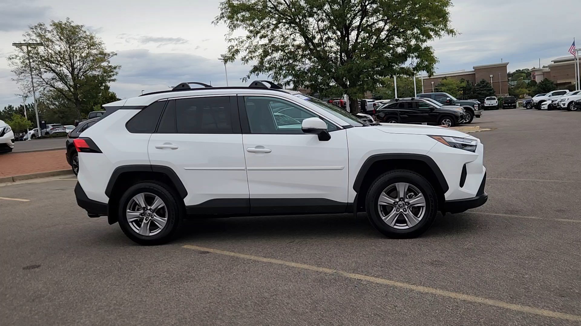 Used 2025 Toyota RAV4 XLE w/ Convenience Package AWD/4WD image 11