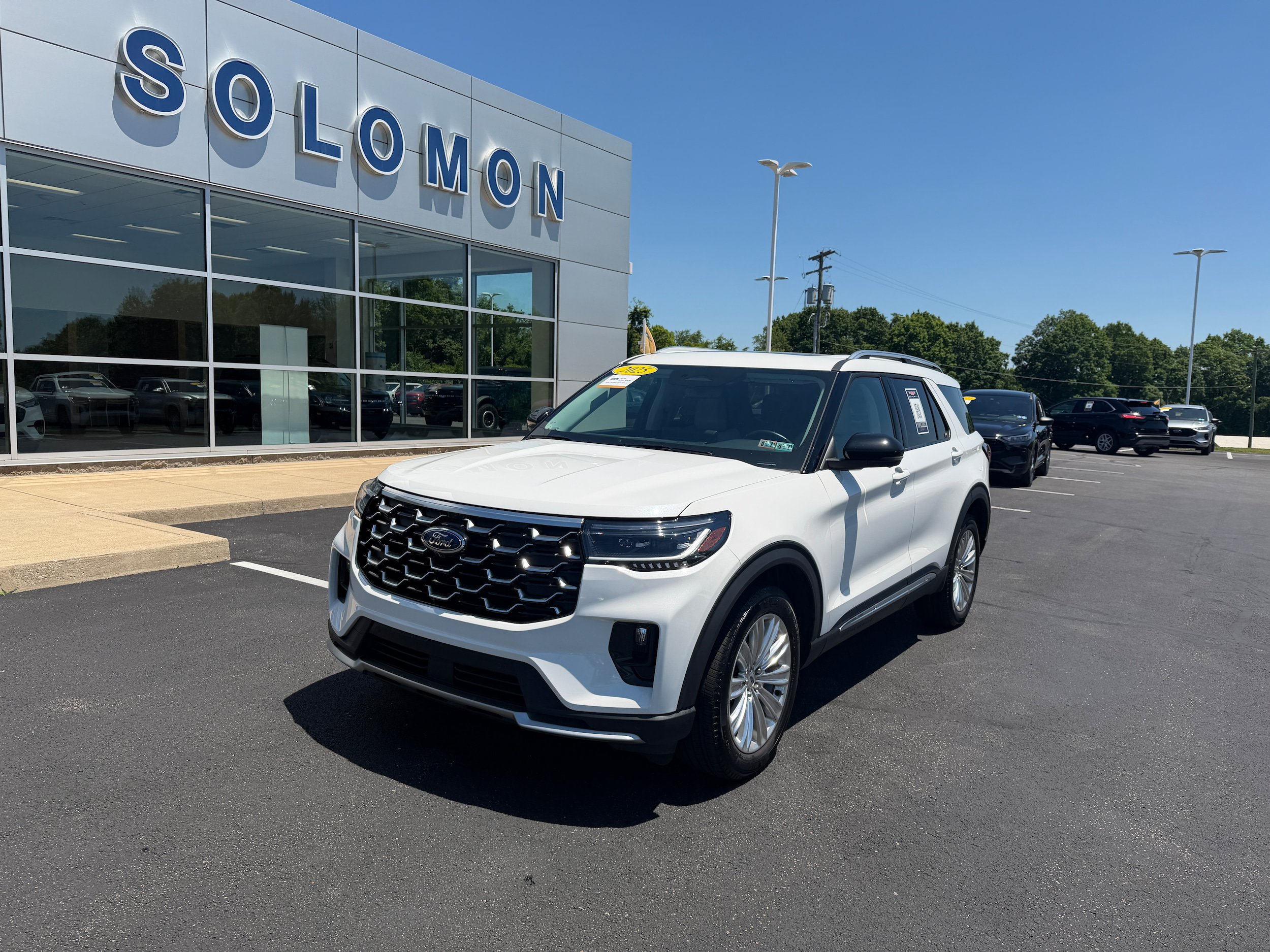 Certified 2025 Ford Explorer Platinum w/ LUX Leather Package AWD/4WD image 2