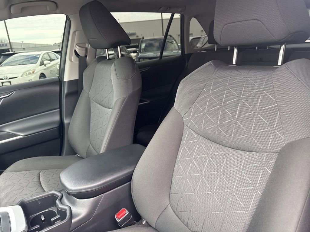 Used 2023 Toyota RAV4 XLE w/ Convenience Package image 14