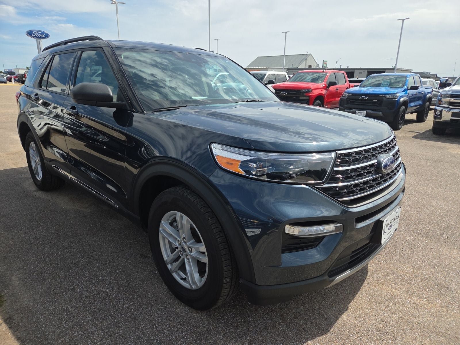 Certified 2023 Ford Explorer XLT w/ Equipment Group 202A AWD/4WD image 15