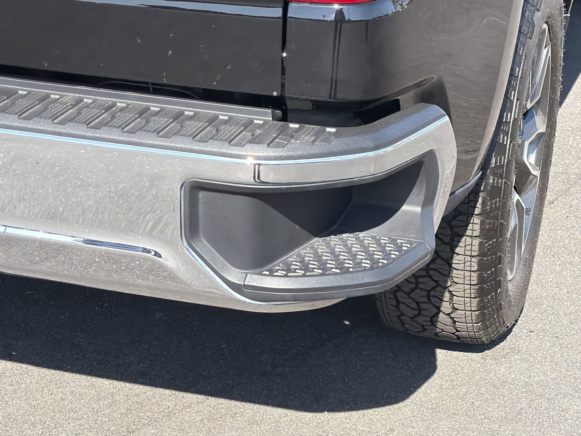 Used 2024 Chevrolet Silverado 1500 LT image 31