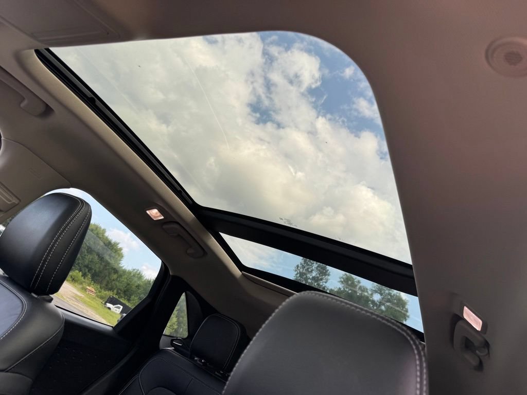 Certified 2020 Ford Escape Titanium AWD/4WD image 11