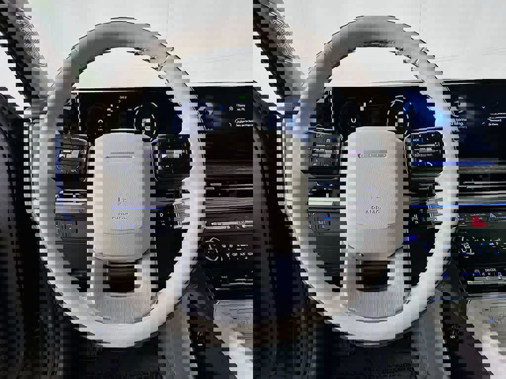 Used 2025 Hyundai Santa Fe Calligraphy image 18