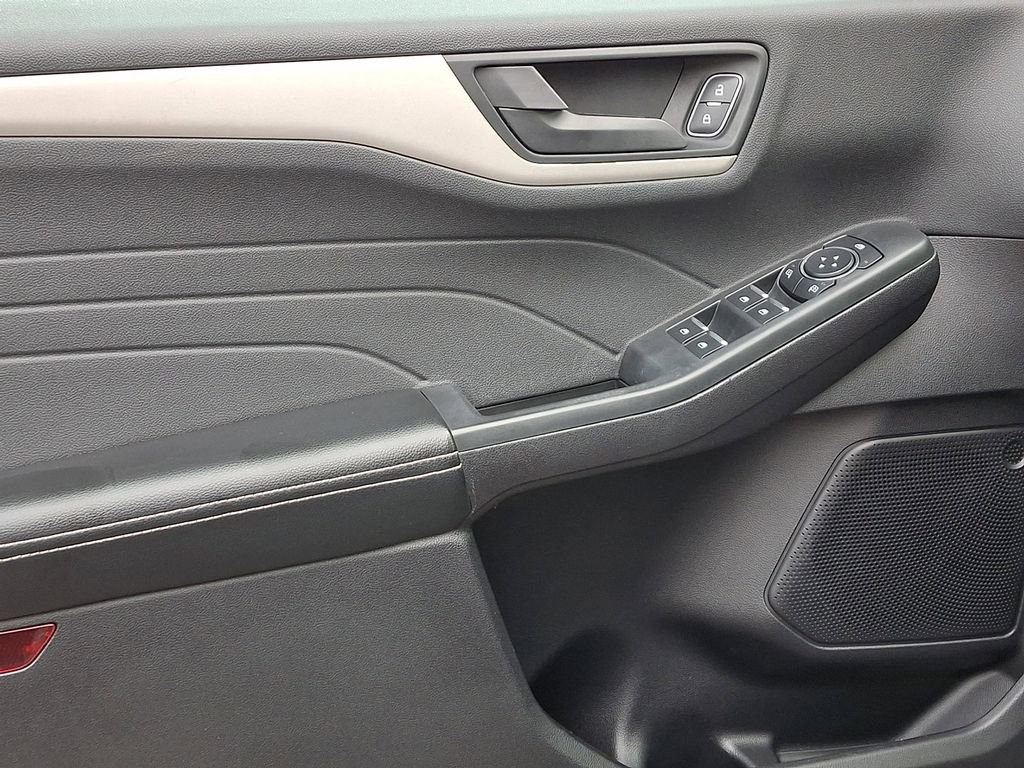 Certified 2022 Ford Escape SE w/ Cold Weather Package image 13