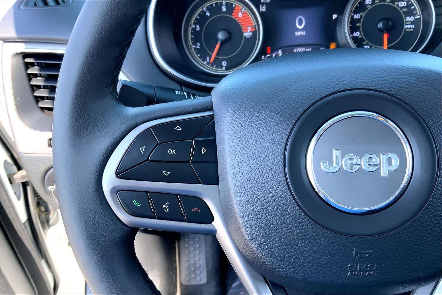 Used 2022 Jeep Cherokee Latitude Lux AWD/4WD image 39